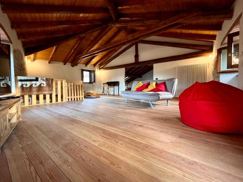  Amazing castle house in Mombaldone