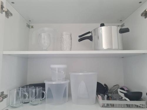 Kitnet 301 centro linda vista por sol com tv smart e ar