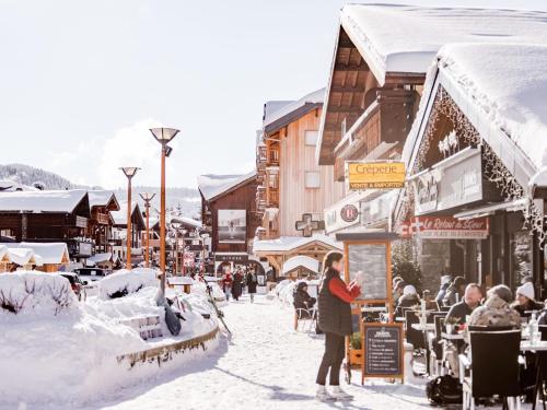 Chalet spacieux pour 10 pers. avec Wi-Fi et cheminée - FR-1-671-43 - image 2