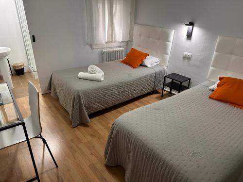 Twin Room with Private Bathroom