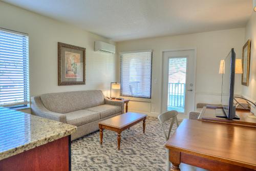 La Fiesta Ocean Inn & Suites - image 12