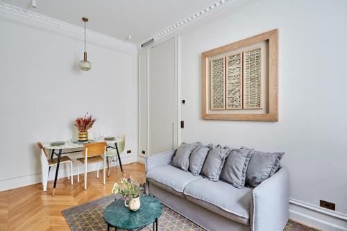 Magnificent Apartment Etoile by Studioprestige - image 5