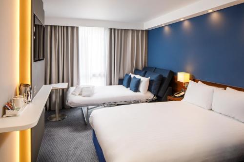 Holiday Inn Express London - ExCel an IHG Hotel - image 6