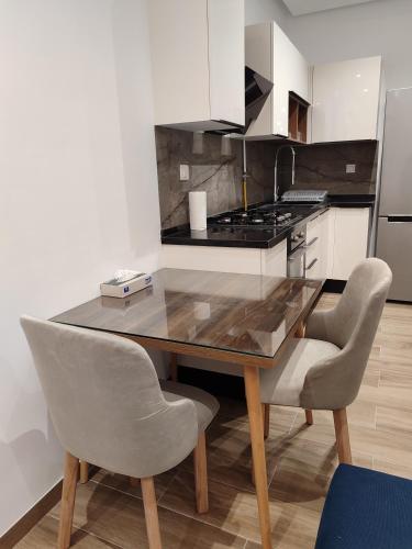 Coquet appartement avec piscine a 10min de l'aeroport Tunis - family only in Ariana