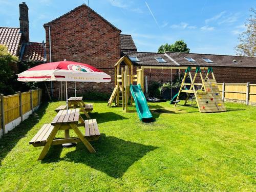 Játszótér, Angel Inn Misson in Misson