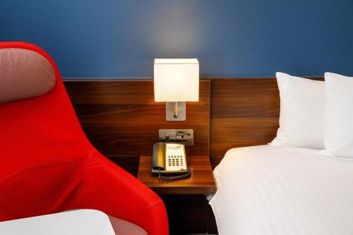 Holiday Inn Express London - ExCel an IHG Hotel - main image