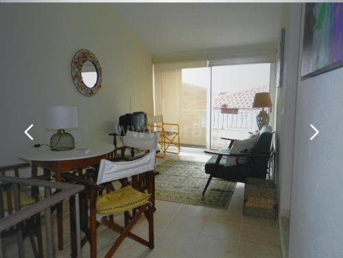 Dom Camilo Alojamento local in อัลคาเนนา