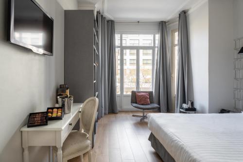 room detail thumbnail 1