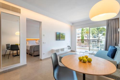 Inturotel Cala Azul in فيلانيتش