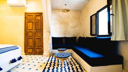 Dar Omlil - Tap to explore photos
