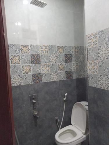 One Bed Apartment for Rent - image 3