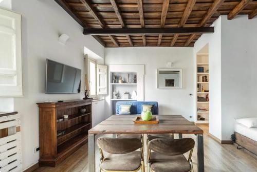 Colosseo Luxury Suite, Rome (photo 10)