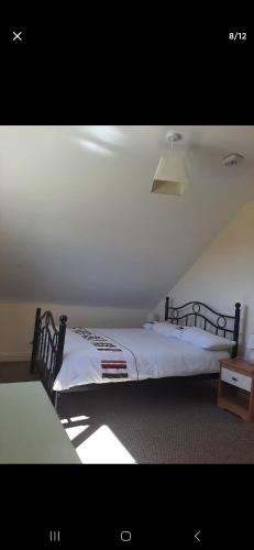 Two bedroom apartment Ennistymon Lahinch in Еністімон