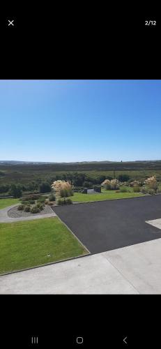 Two bedroom apartment Ennistymon Lahinch in Еністімон