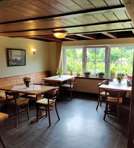 Restaurant, Grünvogels Landgasthof zum Grünen Baum (Grunvogels Landgasthof zum Grunen Baum) in Hesseneck