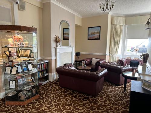 Bar/lounge, The Clifton Hotel Scarborough in Scarborough