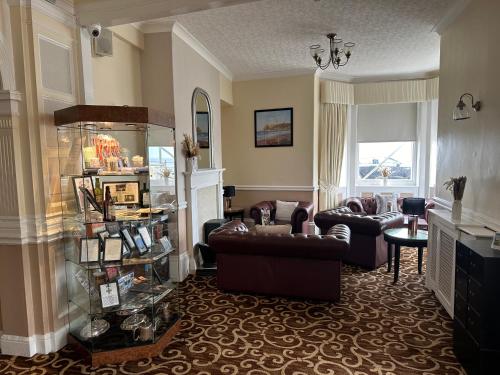 Bar/lounge, The Clifton Hotel Scarborough in Scarborough