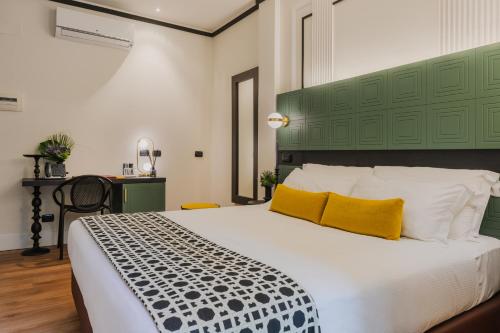 Double Room with Patio image 10