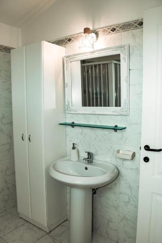 Ampio attico monolocale con terrazza