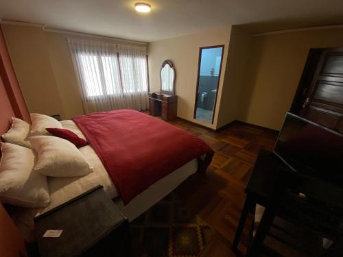 Deluxe King Suite image 10