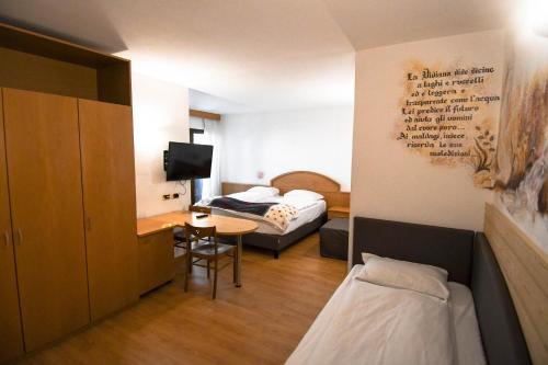 Hotel El Laresh Room Type - Triple Room