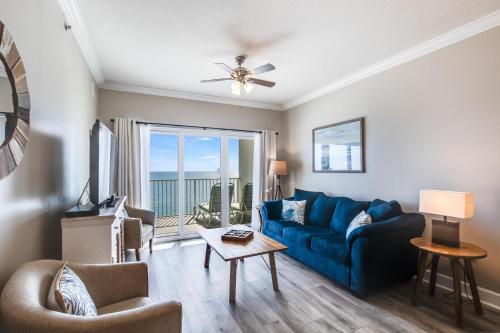 Seawind 1105 by Liquid Life near Pink Pony Pub