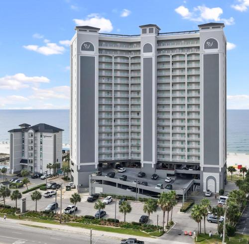 Seawind 1105 by Liquid Life near Pink Pony Pub