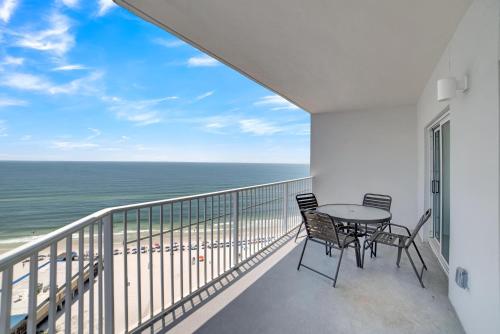 Seawind 1401 by Liquid Life near Pink Pony Pub