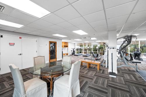 Seawind 1401 by Liquid Life near Pink Pony Pub