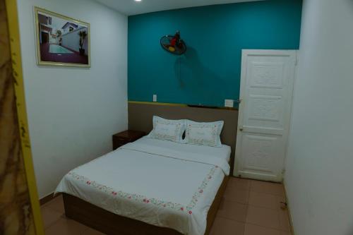 Standard Double Room image 10