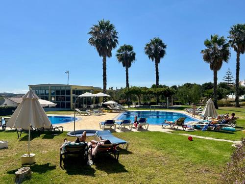 Apartamentos Santa Teresinha in Montes de Alvor