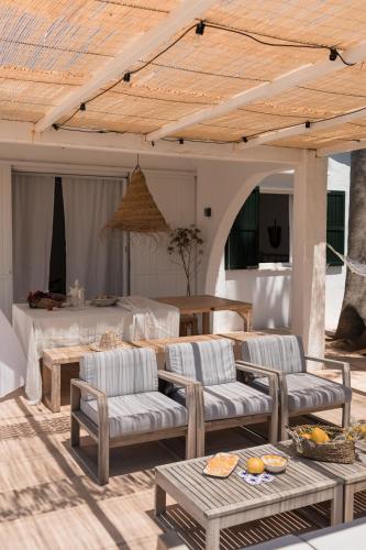 BiniVento- Lovely villa with pool near the beach BiniVento- Lovely villa with pool near the beach