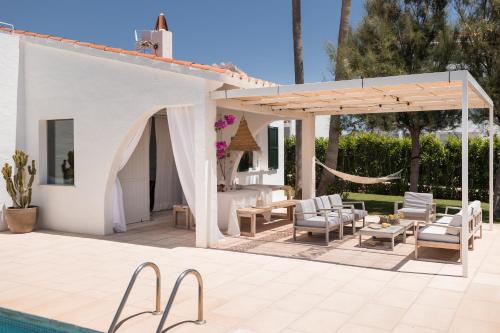 BiniVento- Lovely villa with pool near the beach BiniVento- Lovely villa with pool near the beach