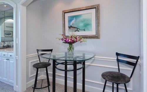 Windsor Lodge Unit 3 close to the Beaches Siesta Key thumb 4