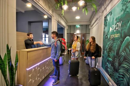 Facilities, Play Hostel Garden in Palermo