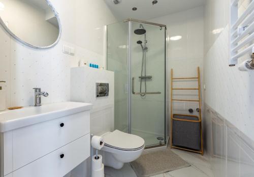 Chuveiro, Skandinavia Deluxe Apartment by BookingHost in Lostowice