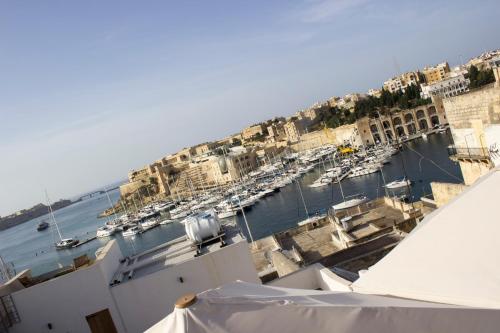 Birgu Lodge ground floor with Jacuzzi 0 in Birgu