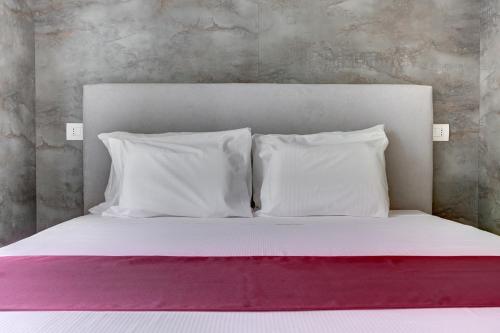 San Giovanni Cozy Apt - Home and More - image 6