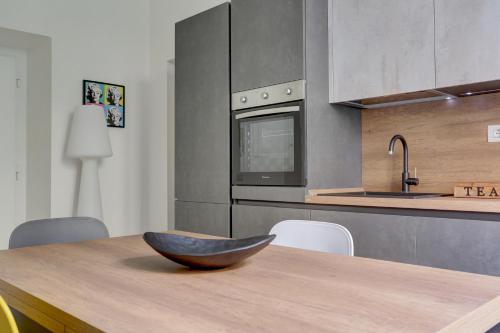 San Giovanni Cozy Apt - Home and More - image 4