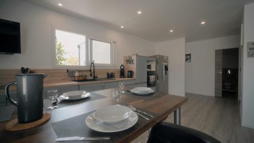 Belle Villa Contemporaine 10/12 personnes gîte à louer Pont-du-Château