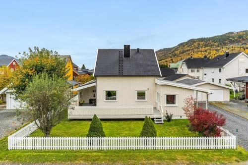 . Modern house in secluded central Orkanger
