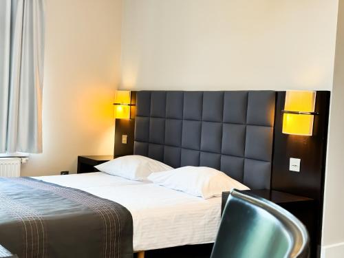 2 twin beds