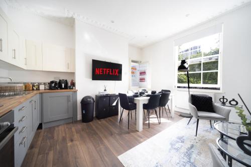 Excellent 3 bedroom, 3 baths, City Centre, voucher available, Leeds (Foto 6)