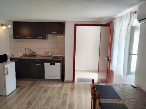 Konyha, Apartments Nevija in Valun