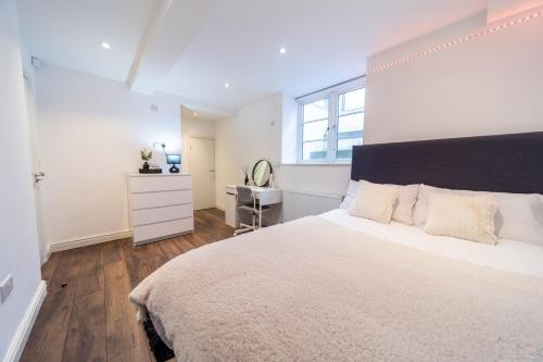 Excellent 3 bedroom, 3 baths, City Centre, voucher available, Leeds (Foto 5)
