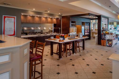 餐廳, Hilton Garden Inn St. Louis/Chesterfield in 查斯特菲爾德