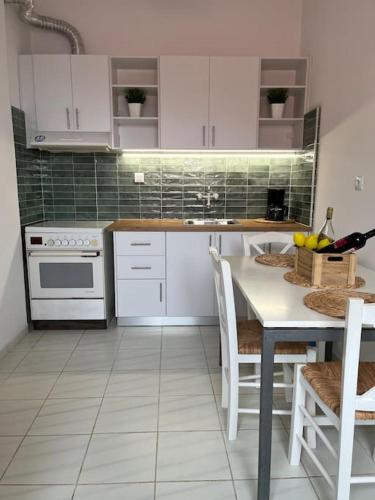 주방, Andrew seaside apartment in 아노 카마리온
