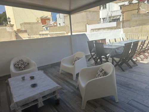  IMPRESIONANTE CASA de 170m para 14 personas con terraza 50m con barbacoa in Picassent