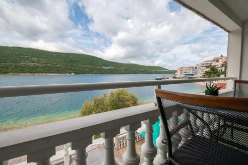 Балкон, Apartments Sentic in Неум