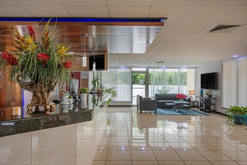 Rodeway Inn - image 8